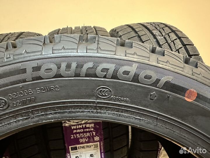 Tourador Winter Pro TSU2 215/55 R17 98U