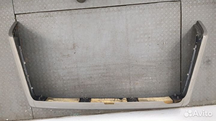 Бампер задний Mercedes 124