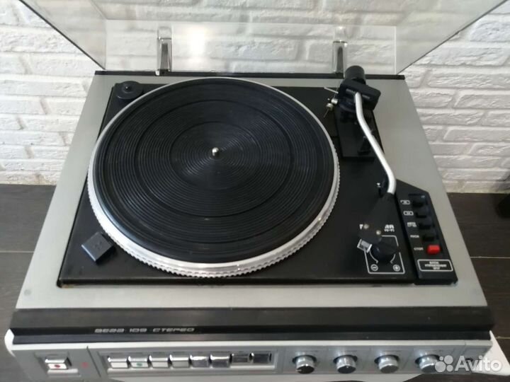 Проигрыватель винила Вега 109