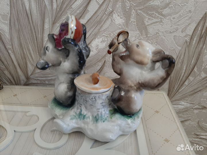 Фарфоровая чернильница 