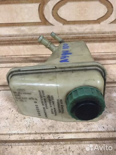 Бачок гура Ауди 100 Audi 100