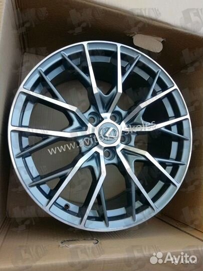 Новый комплект дисков на Lexus R19