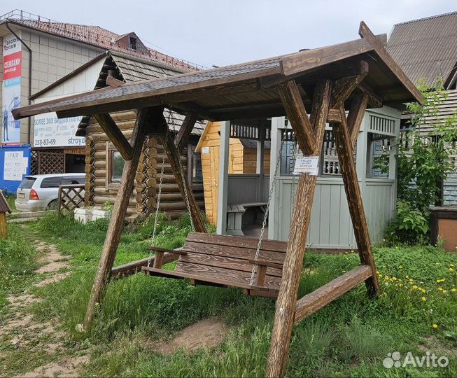 Деревянная качеля