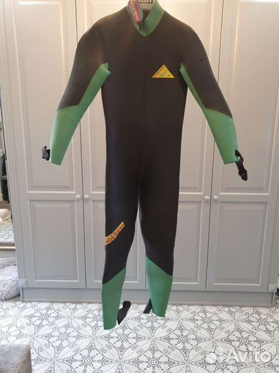 Гидрокостюмы