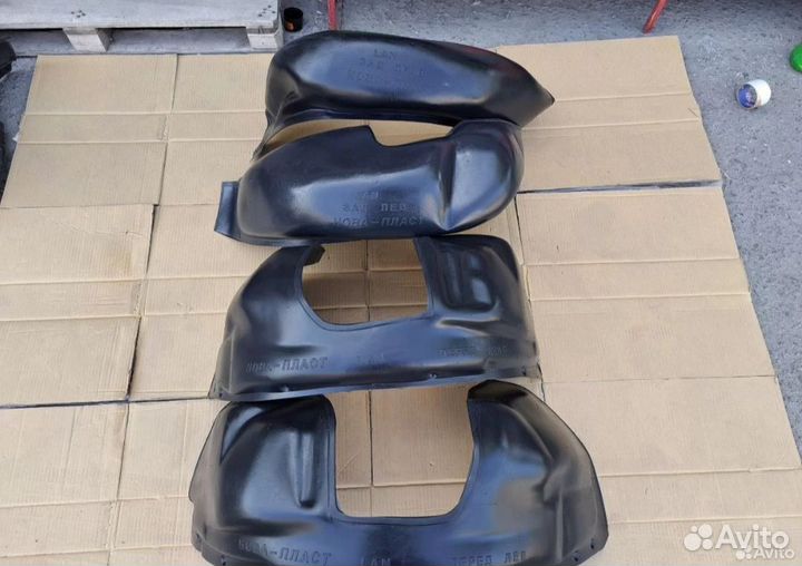 Подкрылки на mitsubishi lancer 9 комплект 4шт