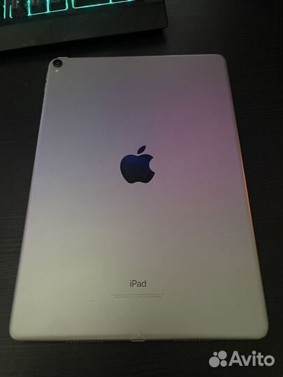 iPad Pro 10.5 на 256Gb Wi-Fi A1701 экран битый