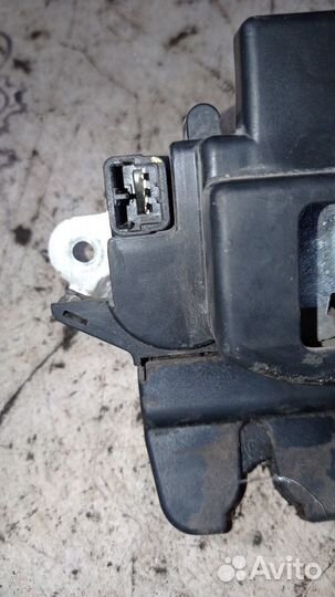 Замок багажника для Hyundai Solaris 1