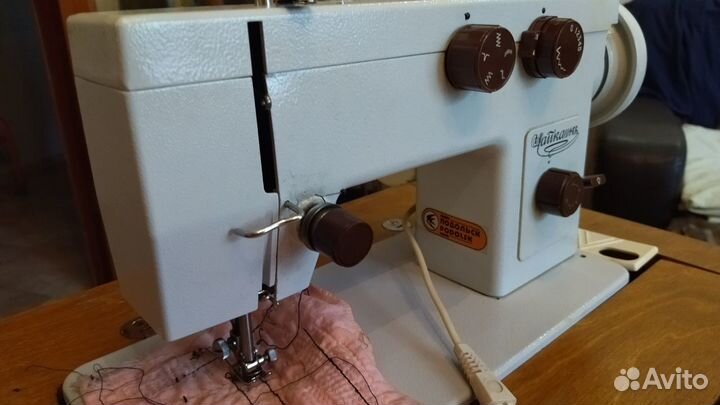 Швейная машинка чайка 143