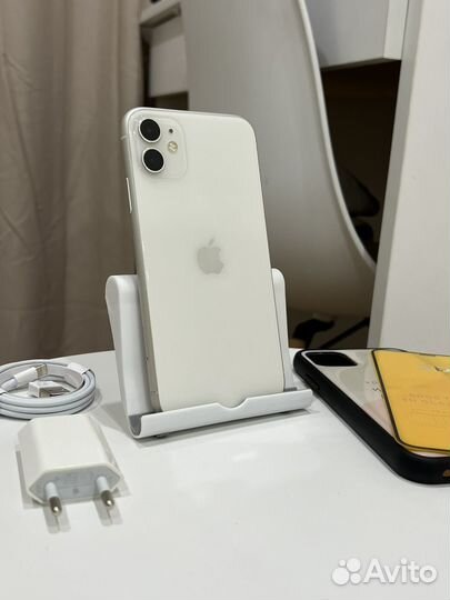iPhone 11, 64 ГБ