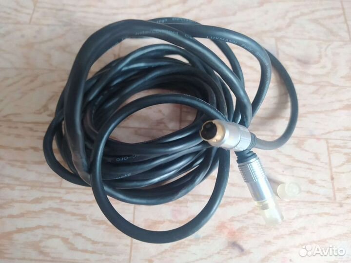 Шнуры соединительные hdmi и S-VHS