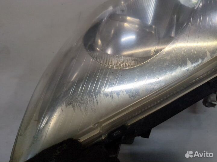 Фара (передняя) Toyota Avensis 2, 2006