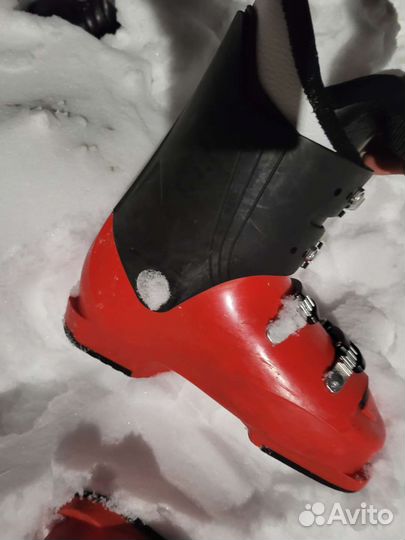 Горнолыжные ботинки детские atomic