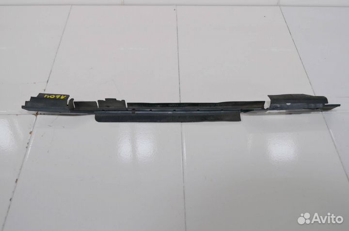 Уплотнитель радиатора левый Volkswagen Tiguan 2