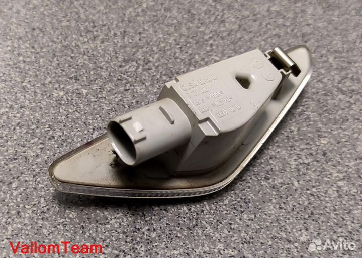 Лот X68 Повторитель поворота в крыло правый BMW X5