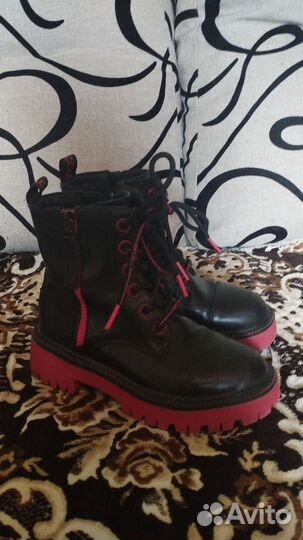 Продам ботинки на девочку