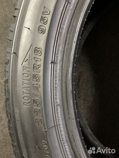 Bridgestone Blizzak LM-005 225/45 R18