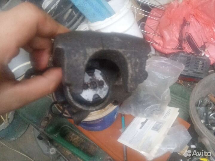 Суппорт задний правый Ситроен с 4 пикасо