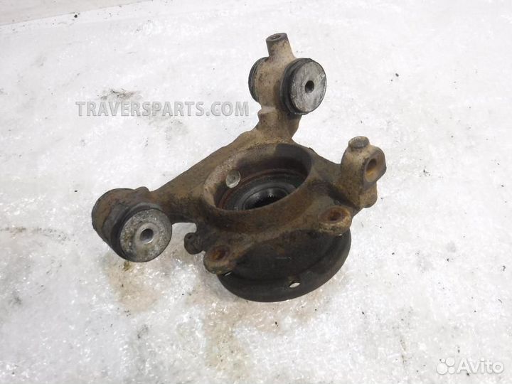 Кулак задний левый 8E0505436L