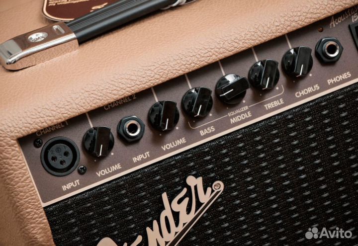 Комбоусилитель для акустической гитары Fender