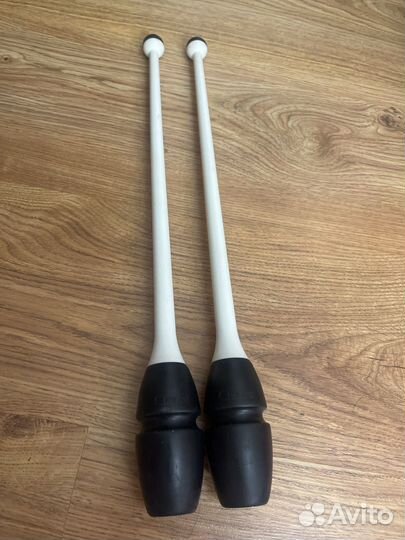 Мяч, булавы, палочки для художественной гимнастики