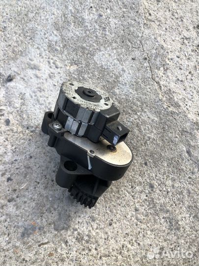 Моторчик заслонки отопителя Volkswagen Sharan 1