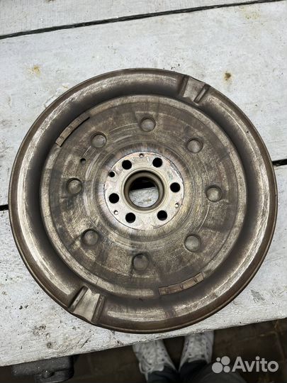 Двухмассовый маховик touran (сцепление) Bls