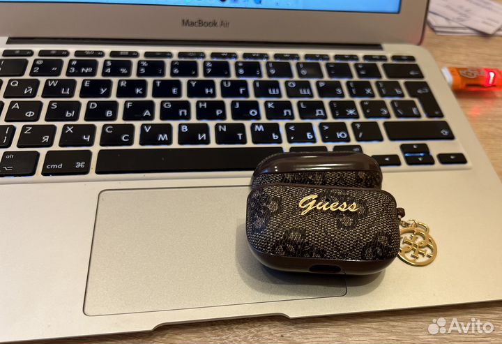 Чехол для airpods pro 1 поколения guess