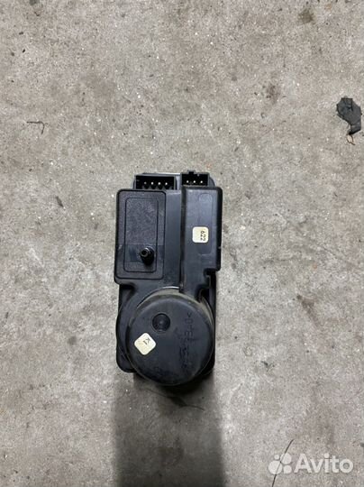 Компрессор центрального замка Мерседес 202