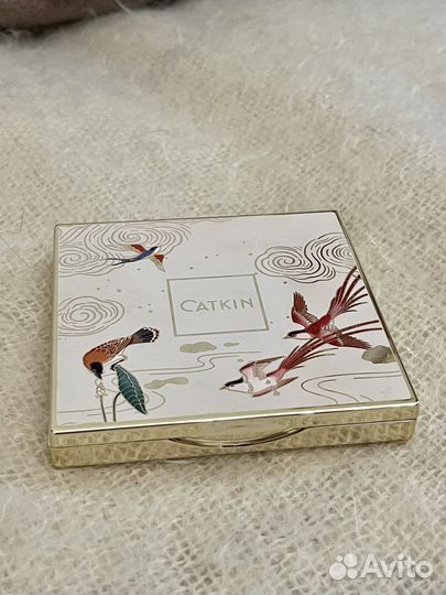 Тени для век