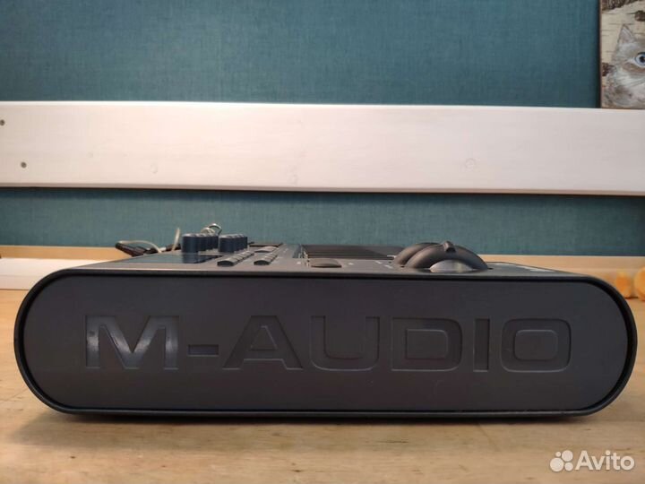 Midi клавиатура M-audio Axiom 25
