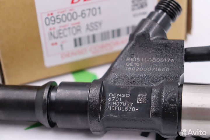 Форсунка топливная 095000-6701