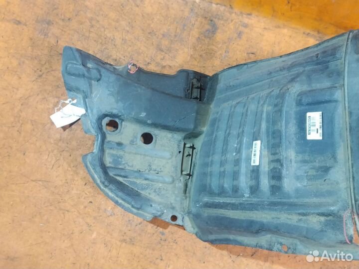 Подкрылок Toyota Estima ACR50W передний левый