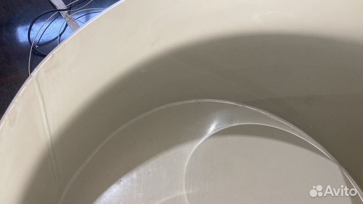 Емкость 1.5 м.диаметр,высота 75см