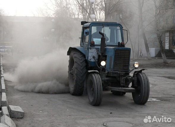 Подметание дорожек площадок трактор мтз со щеткой