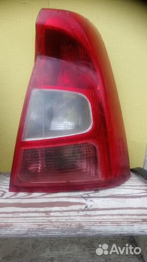 Задний стоп на Рено Логан после 2009 г