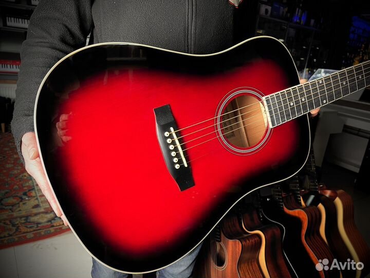 Акустическая гитара с широким грифом