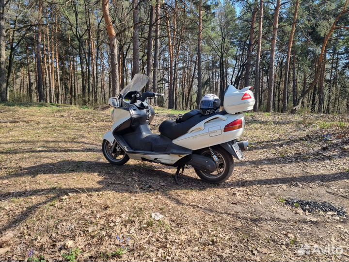 Suzuki skywave 650