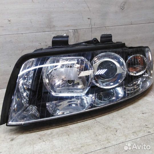 Фара левая Audi A4 B6 8E