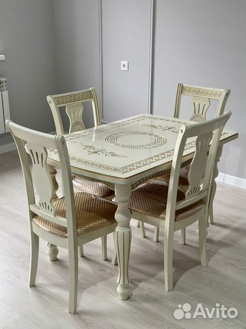 Кухонный стол и стулья «Квадрат» 8