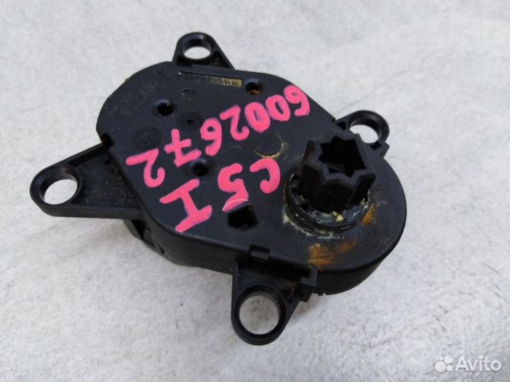 Моторчик заслонки печки