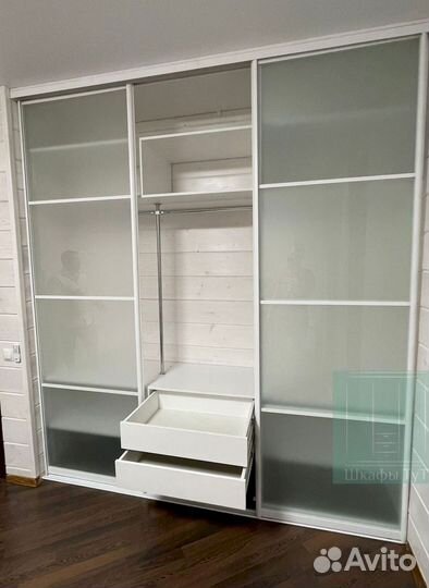 Черный шкаф