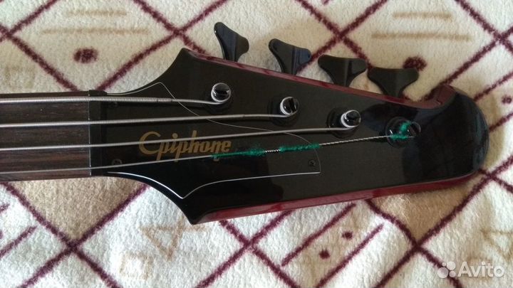 Продаю бас-гитару Epiphone Thunderbird