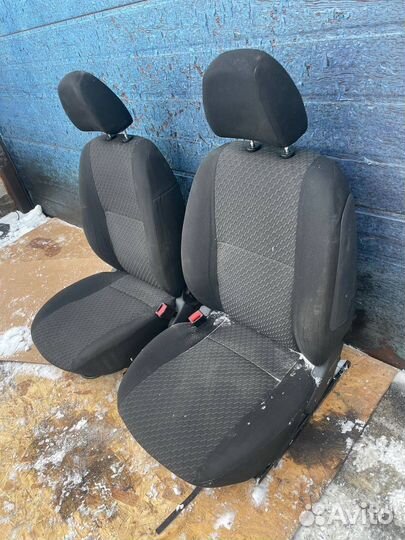 Передние сидения LADA Granta,Datsun с подогревом