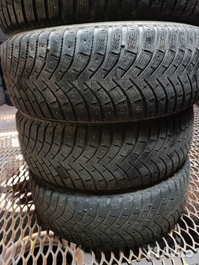 Michelin Latitude X-Ice North 215/70 R16