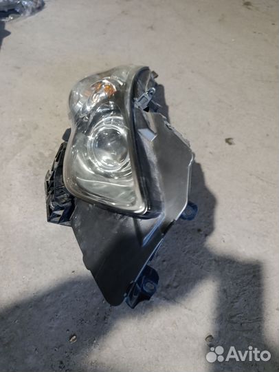 Фара передняя правая