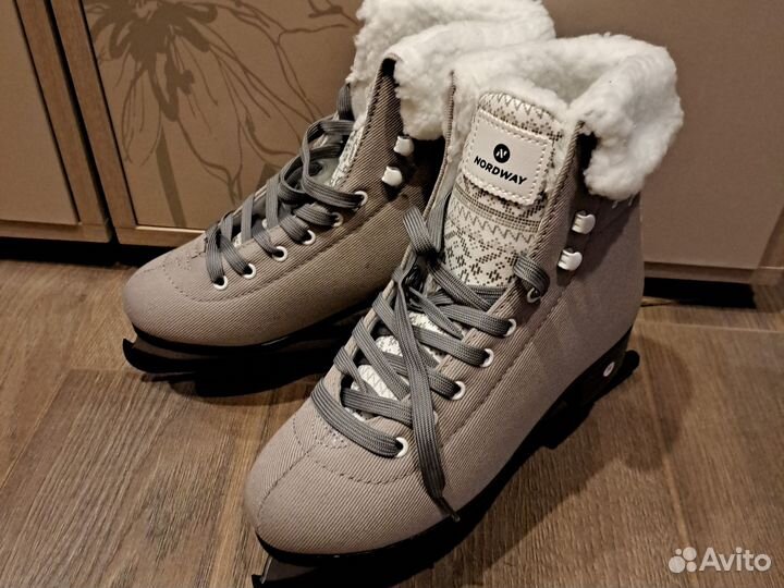 Коньки фигурные новые 37 размер