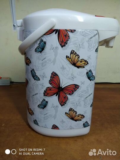 Продаётся термос чайник 4 л ёмкости 750 w