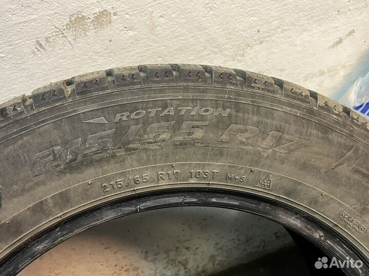 Pirelli Ice Zero 215/65 R17