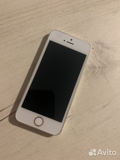 iPhone SE, 32 ГБ