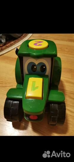 Трактор игрушка